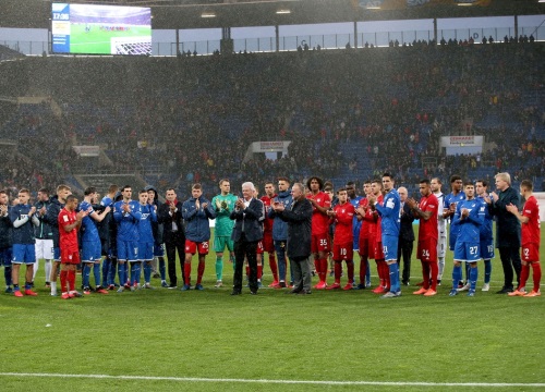 Bayern gặp rắc rối vì CĐV ở chiến thắng 6-0 trước Hoffenheim