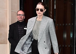 Gigi Hadid và Kaia Gerber &#8220;đọ dáng&#8221; với áo blazer sành điệu