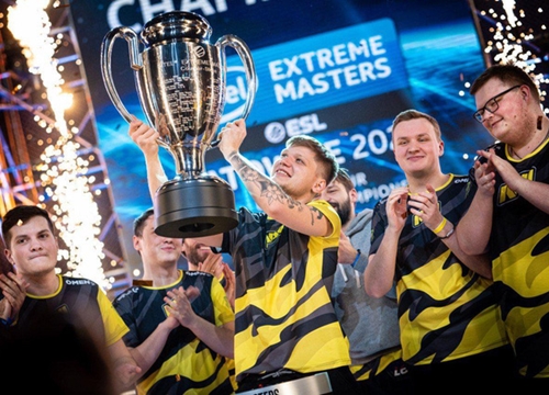 MVP s1mple tiết lộ boombl4 và HLV Blad3 chính là những con người đứng đằng sau thành công của Na`Vi