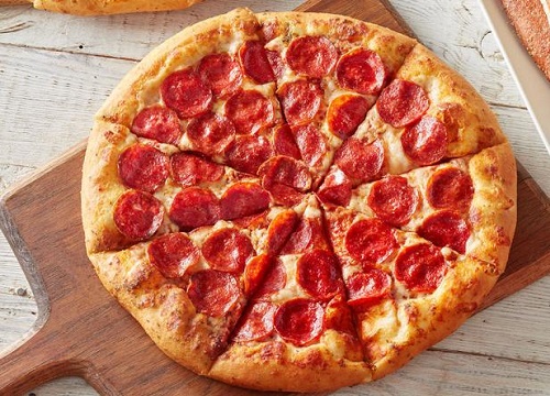 Ông chú Tây Ninh tránh dịch nhờ dùng xe điều khiển đi mua pizza: Chuẩn bài "cái khó ló cái khôn"!