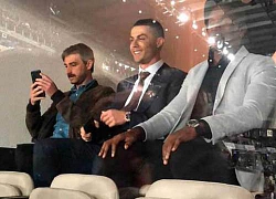 Ronaldo dự khán Siêu kinh điển: Bơm "doping" giúp đàn em 19 tuổi lu mờ Messi