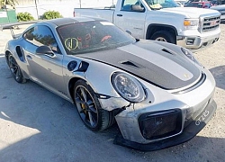 Siêu xe tai nạn Porsche 911 GT2 RS giá vẫn cao