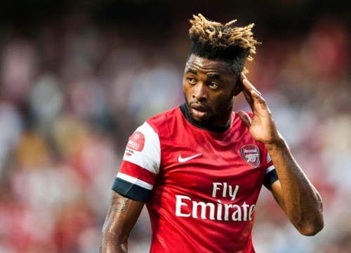 Alex Song chuẩn bị khiếu nại đội bóng cũ