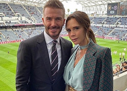 Becks 'vẽ bậy' lên găng tay của Vic