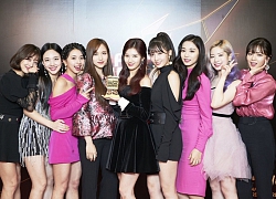 Bước qua mốc thời gian 5 năm, TWICE và SNSD ai hơn ai?