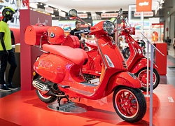 Cận cảnh Vespa Primavera 125 RED 2020