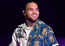 Chris Brown trốn fan cuồng