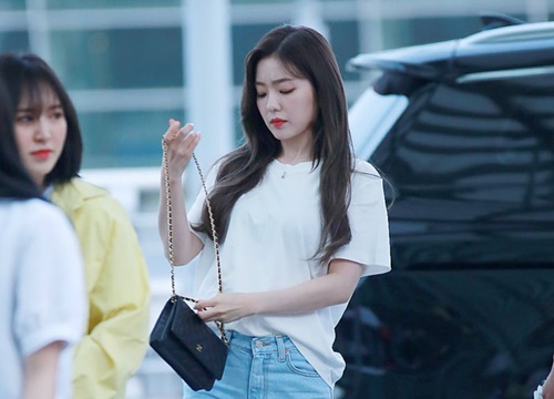 Không cần cầu kỳ cho mệt thân, Irene (Red Velvet) cứ diện hoài áo phông đơn giản mà vẫn sành điệu khỏi bàn cãi