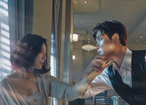 Phim 19+ Thế Giới Hôn Nhân: Màn tái xuất nóng bỏng của Kim Hee Ae, drama tiểu tam khiến chị em vừa xem đã muốn ở giá!