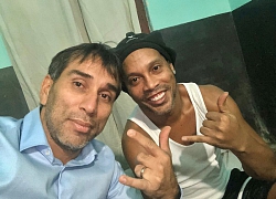 'Ronaldinho đang bị suy sụp trong tù'