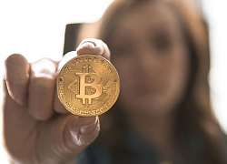 Thị trường tiền ảo 'đẫm máu', Bitcoin bị bán tháo ồ ạt