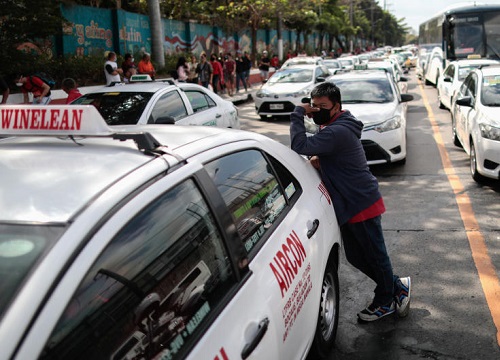 Philippines: Lén lút trốn ra khỏi nhà trong đêm phong tỏa, 5 người dân bị nhốt vào chuồng chó