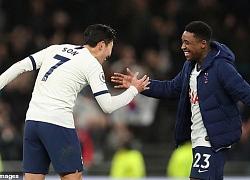 Tottenham cho phép các cầu thủ rời nước Anh