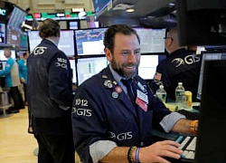 Giới đầu tư săn cổ phiếu tiềm năng, Dow Jones tăng vọt 3%