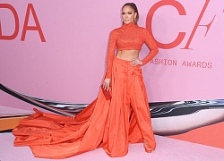 Jennifer Lopez và dàn sao hơn 50 tuổi vẫn có gu thời trang sành điệu