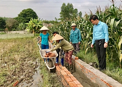 Luân chuyển, bố trí cán bộ chủ chốt không là người địa phương