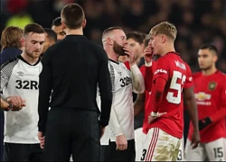 Bật bãi khỏi FA Cup, Rooney kéo 1 đàn em lại nói chuyện