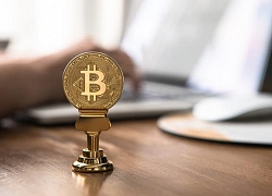 Bitcoin bật tăng, 'hồi sinh' nhiều tiền ảo