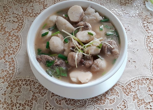 Cách nấu canh khoai sọ hầm xương đơn giản, bổ dưỡng