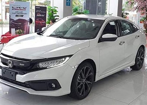 Honda Civic giảm giá 'kịch sàn' khiến Mazda 3, Kia Cerato, Hyundai Elantra 'lo sốt vó'