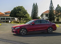 Mercedes-Benz C 180 chốt giá gần 1,4 tỷ đồng, phân khúc hạng D "toát mồ hôi"