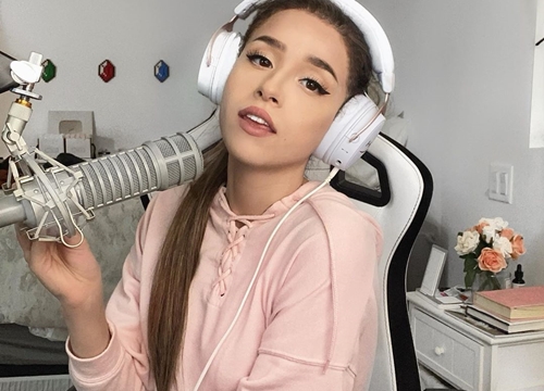 Thiên thần streamer Pokimane gây nổ mạng xã hội với màn cosplay "thánh hủy show" Ariana Grande, chuẩn đến từng sợi tóc!