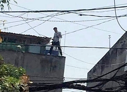 2 thanh niên xịt hơi cay vào cảnh sát