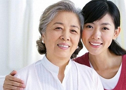 Bất ngờ nhận được món quà của mẹ chồng vào ngày 8/3, đọc nội dung ghi trong tấm thiệp tôi nghẹn ngào khóc không thành tiếng