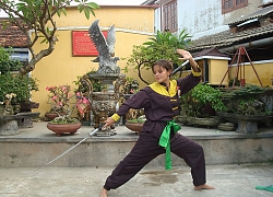 Đều là dân võ "xịn", anh chồng vẫn bị chị vợ lên gối, tung cước đánh cho te tua không trượt phát nào