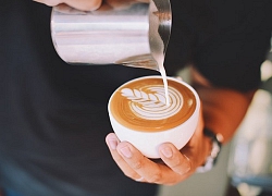Chủ quán cafe 'nhảy dựng lên' vừa chửi, vừa đuổi khách: 'Chục người vô phải chục người uống vì người ta phải phát đủ ghế, tốn tiền thuê mặt bằng'