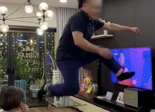 Đang nhảy nhót làm vợ vui, anh chồng tá hỏa vì lộ khoản 'quỹ đen khủng'