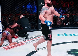 Knock-out MMA hay nhất năm: Dính đòn bất tỉnh trên không
