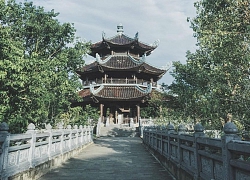 Những nhà thờ bước ra từ tranh vẽ
