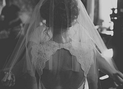 Phụ nữ khổ bởi cố chấp yêu và ở bên một người đàn ông không dành trái tim cho mình