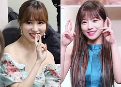 Sao Hàn hồn nhiên tạo dáng tay hình cánh hoa, fan Việt Nam cứ tưởng sản phẩm của photoshop