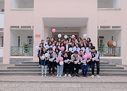 Thầy giáo chế lời bài hát Cô gái mở đường siêu hài hước dành tặng 30 học trò nữ nhân ngày 8/3
