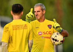 Văn Lâm dính chấn thương khi CLB đá tập thắng 6-0
