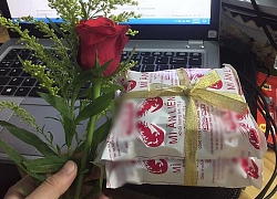 Vì Covid-19 thanh niên tặng luôn người yêu thùng mì tôm làm quà 8/3