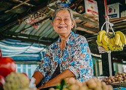 Cùng Chan La Cà nghe chuyện về những người mẹ gạt bỏ trải nghiệm riêng để thấy có những phụ nữ chỉ mới sống như "1 nửa bông hồng"