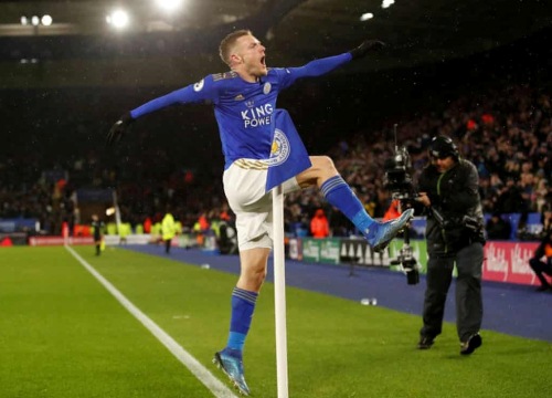 Giải hạn, Vardy bứt tốc trong cuộc đua Giày vàng