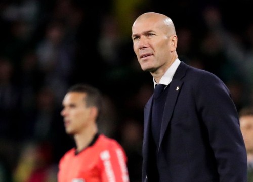 Real Madrid sống lay lắt: Cuộc cách mạng chưa triệt để của Zizou