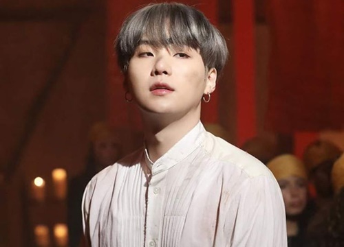 Suga nhìn giống "ông cụ non" nhất BTS nhưng thở ra câu nào là mặn câu đó!