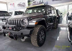 Cận cảnh xe SUV địa hình Jeep Wrangler Rubicon 2020 đầu tiên về Việt Nam, giá ngang Toyota Land Cruiser