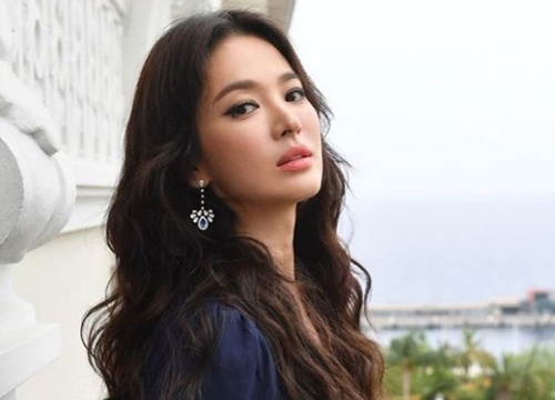 Chỉ nhờ kiểu tóc này mà 'ăn gian' đến 10 tuổi, cả 'đại mỹ nữ' Song Hye Kyo còn phải áp dụng