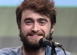 Daniel Radcliffe bác bỏ tin đồn nhiễm virus Corona: 'Tôi trông lúc nào cũng yếu ớt như vậy!'