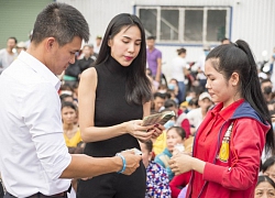 Những lần Thuỷ Tiên - Công Vinh "đồng vợ đồng chồng" làm việc tốt: Chẳng ngại chi tiền tỷ, ở đâu có lũ có hạn ở đó có cặp đôi