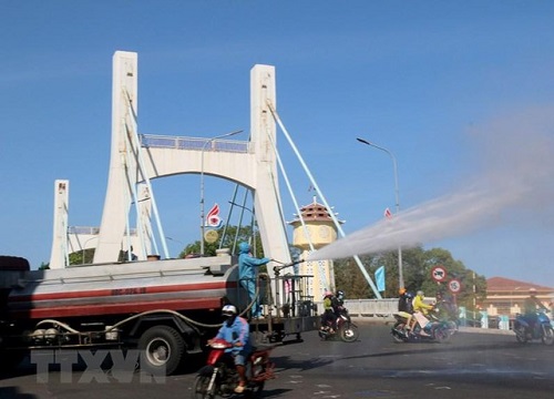 [Photo] Phun hoá chất khử trùng trên địa bàn thành phố Phan Thiết