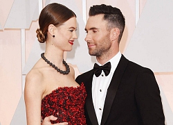 Rộ tin Adam Levine và bà xã thiên thần Victoria&#8217;s Secret kém chục tuổi chuẩn bị ly dị, lý do là gì?