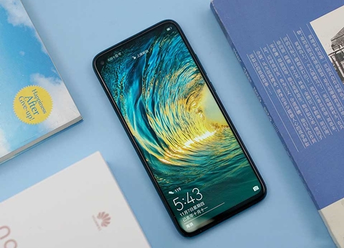 Trên tay Huawei Nova 5z: Kirin 810, 4 camera sau, pin 4.000 mAh, giá 225 USD