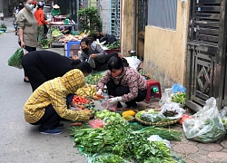 Hàng hóa tại chợ và siêu thị ê hề không lo thiếu, chỉ sợ không có người mua